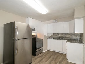 Building Photo - 24 St Laurence Dr