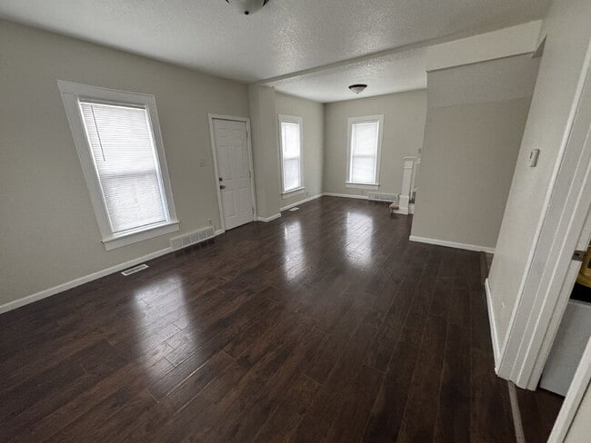 Building Photo - 714 Ovid Ave