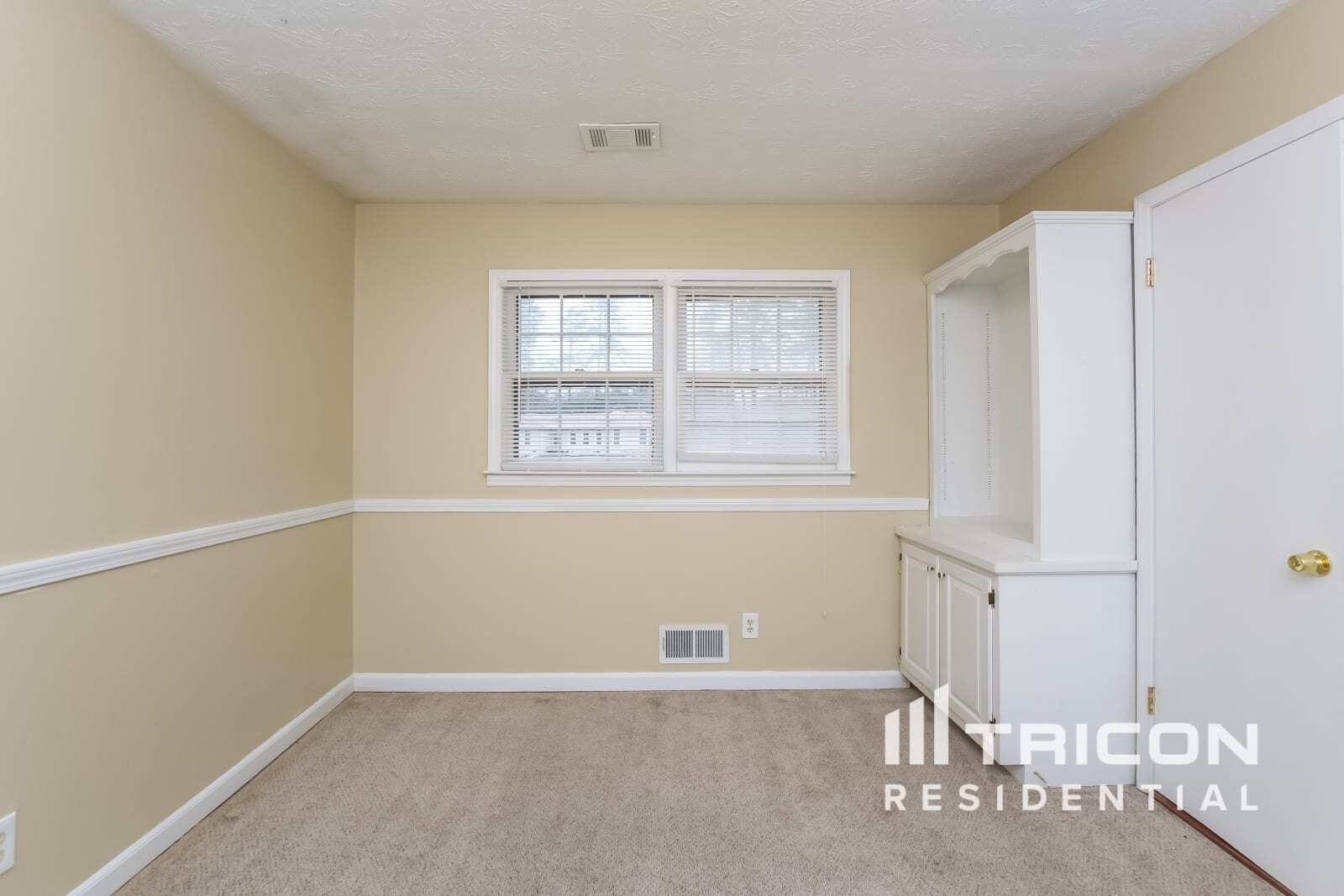 Building Photo - 2633 Green Valley Ct