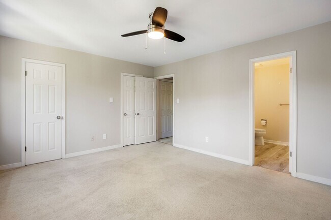 Building Photo - 9154 Lakeland Dr