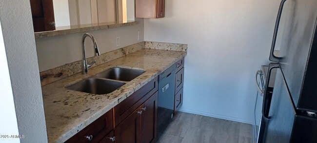 Building Photo - 616 S Hardy Dr