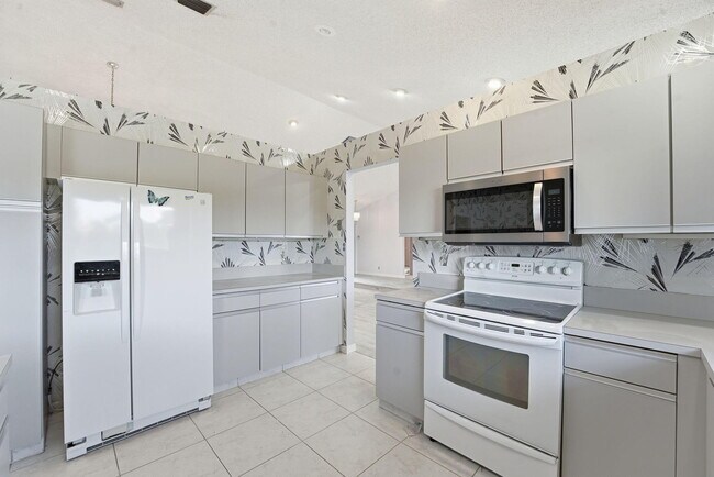 Building Photo - 9476 El Clair Ranch Rd