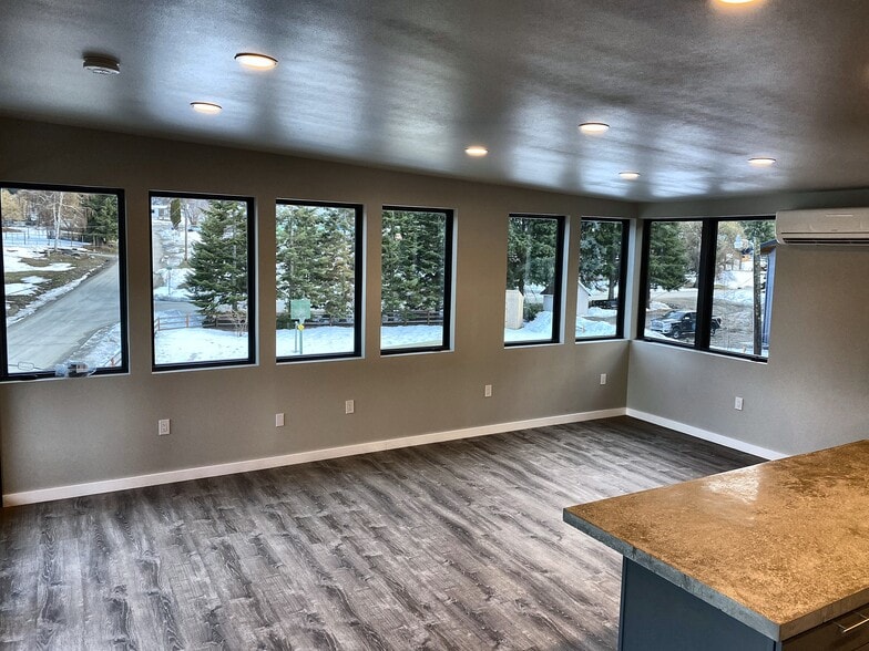 Great Room - 9874 Mountain Home Rd