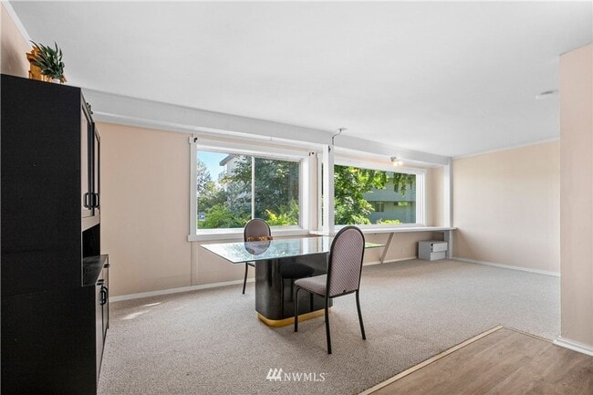 Building Photo - Spacious Montlake Rental with Stunning Vie...
