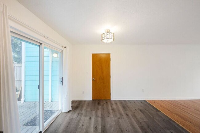 Building Photo - 8715 N Washburne Ave