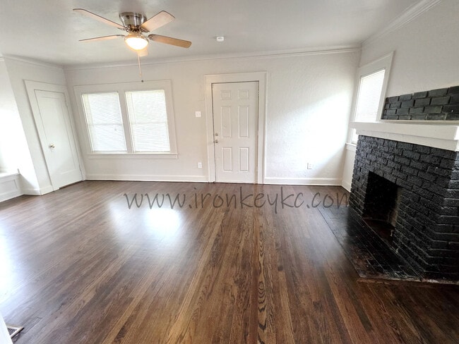 Building Photo - 2100 E 58th St