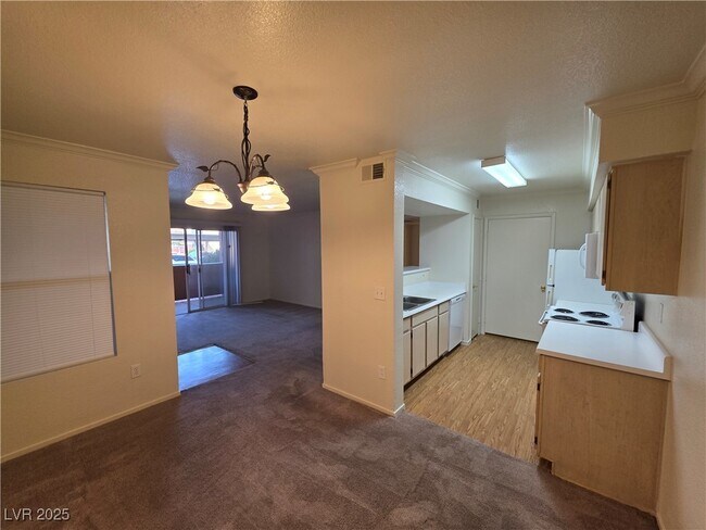 Building Photo - 8101 W Flamingo Rd