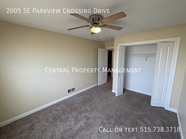 Building Photo - 2005 SE Parkview Crossing Dr