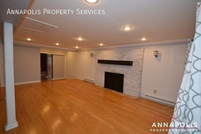 Building Photo - 1066 Broadview Dr