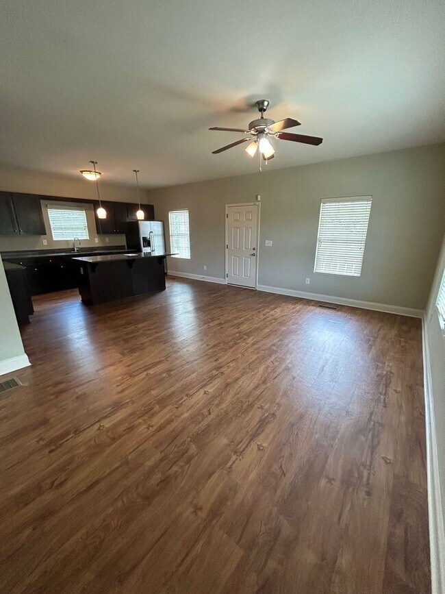 Building Photo - PRE-LEASING FOR AUGUST 2026!