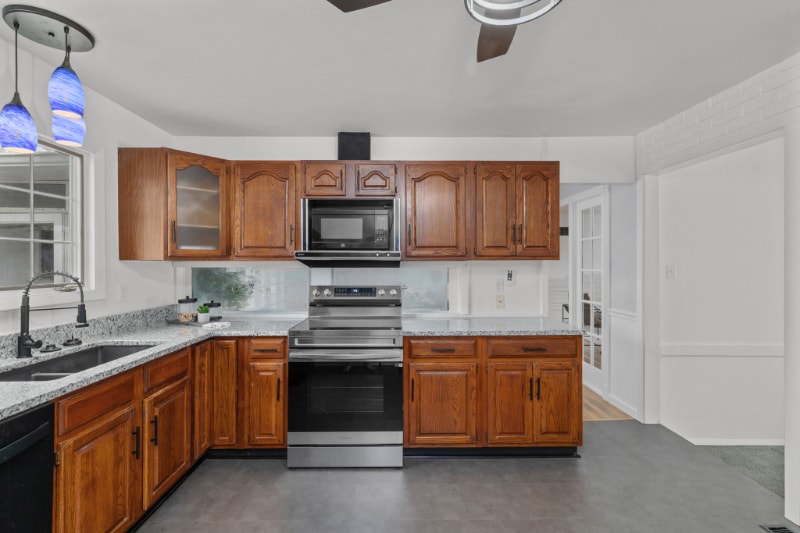 Building Photo - 105 Whitewater Dr