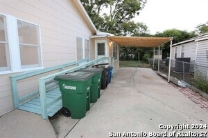 Building Photo - 1135 Gladstone Ave