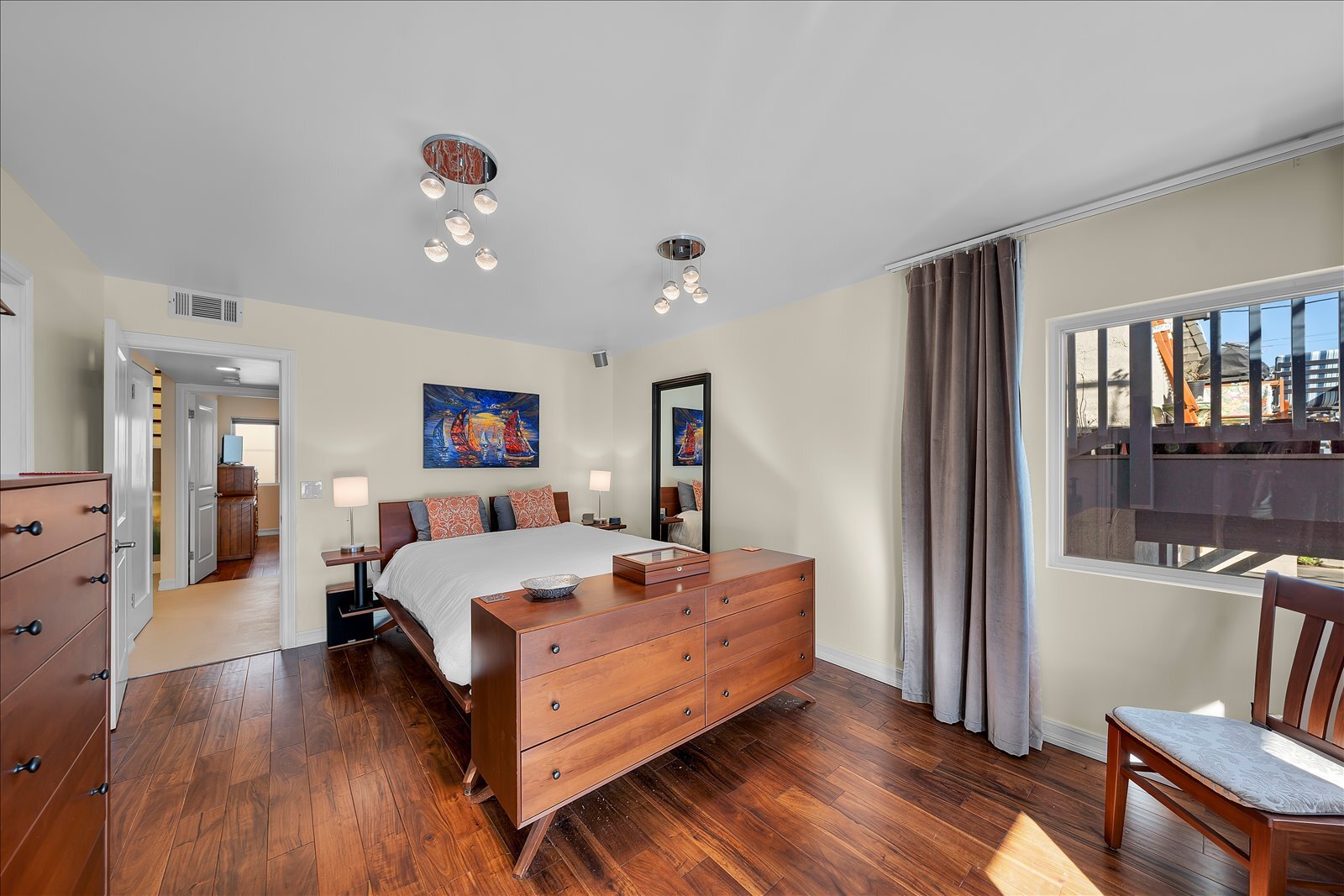 Building Photo - 760 Manhattan Beach Blvd