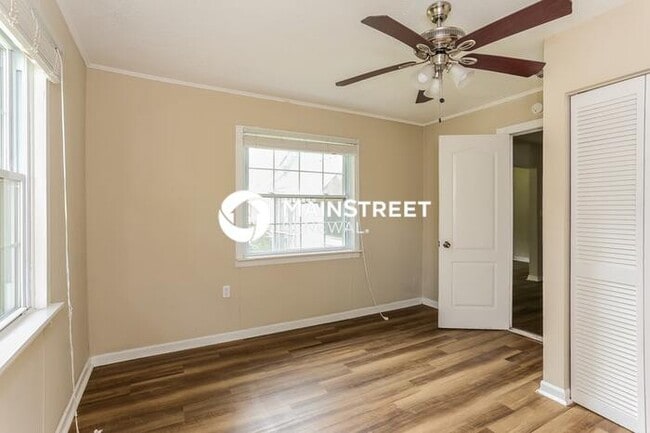 Building Photo - 3 Bedroom Pet-Friendly Home in Jacksonvill...