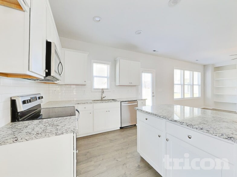 Building Photo - 258 Sturgeon St