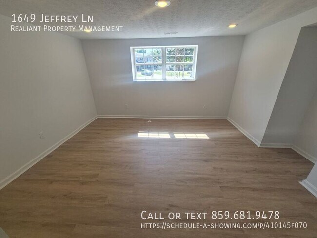 Building Photo - 1649 Jeffrey Ln