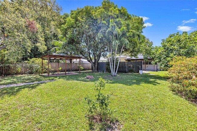 Building Photo - 228 SW 3rd Terrace