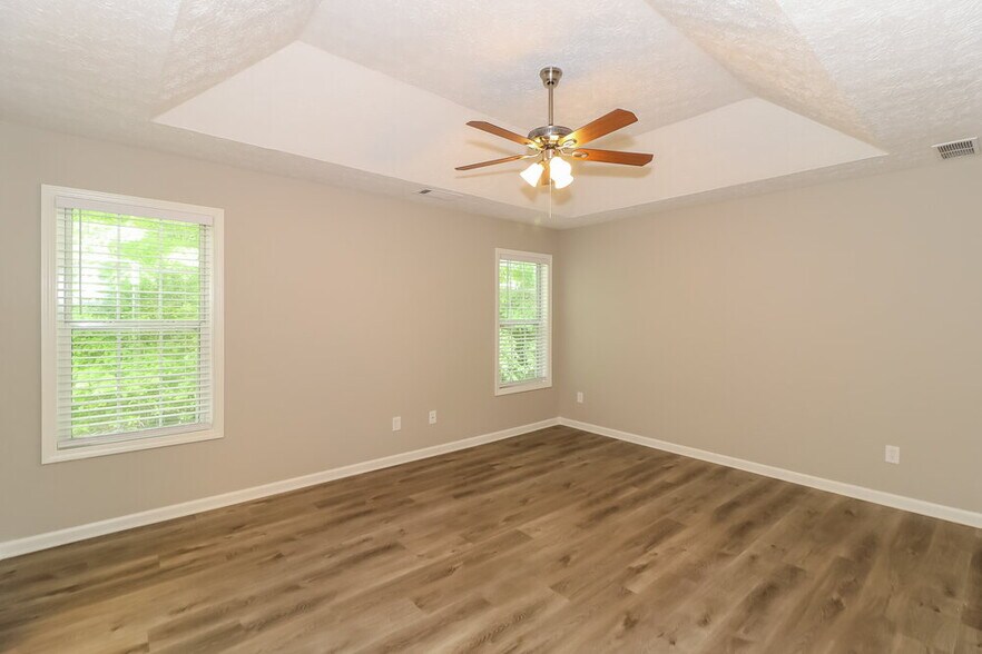 Building Photo - 845 Simon Ive Dr