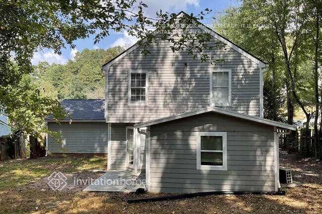 Building Photo - 2395 Whites Ridge