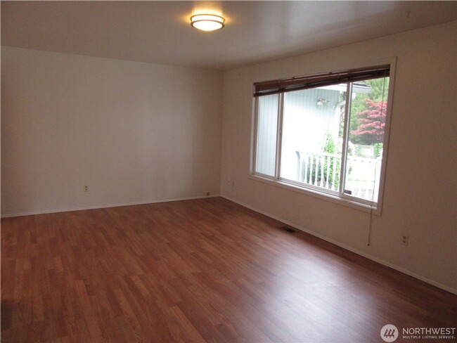 Building Photo - 3bd/1ba Kirkland Home