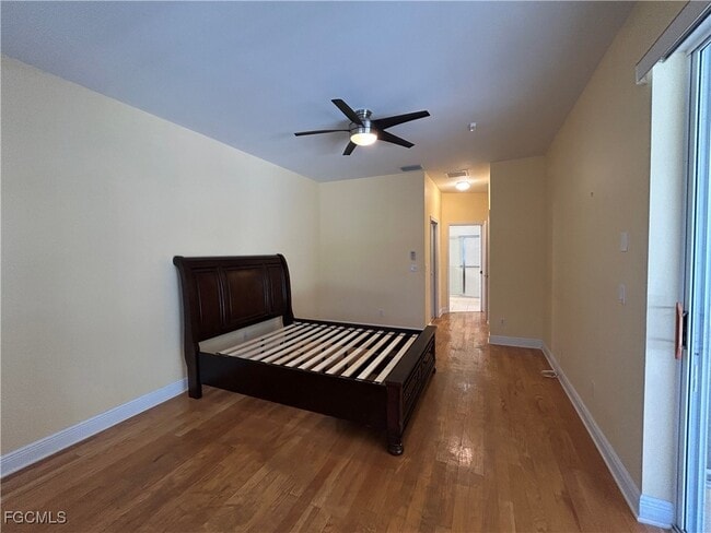 Building Photo - 9947 Colonial Walk N