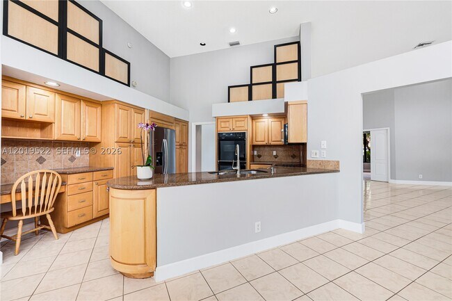 Building Photo - 1256 Manor Dr S