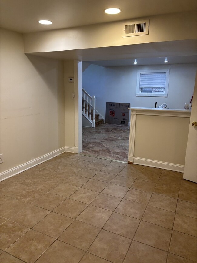 Building Photo - 2824 N Kolmar Ave