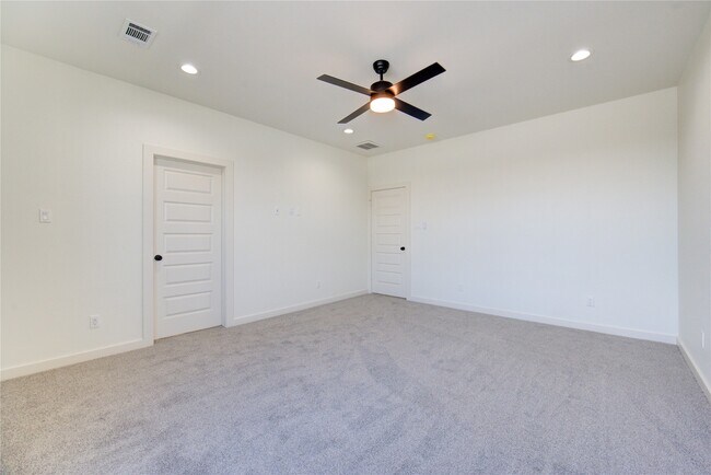 Building Photo - 2914 El Fenice Ln