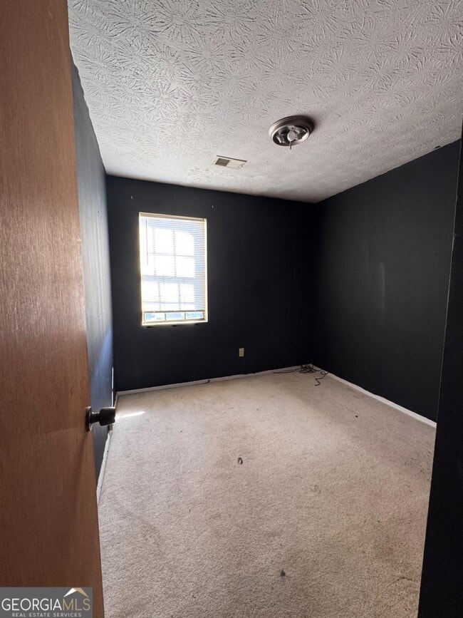 Building Photo - 1602 Pine Tree Trail