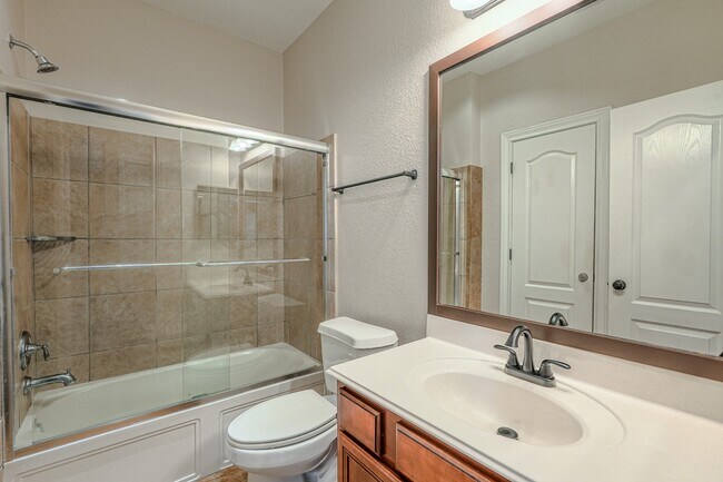 Building Photo - 42 Rocky Point Ct