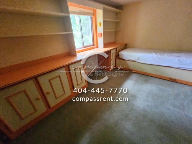 Building Photo - 2636 Whiteleigh Ct NE