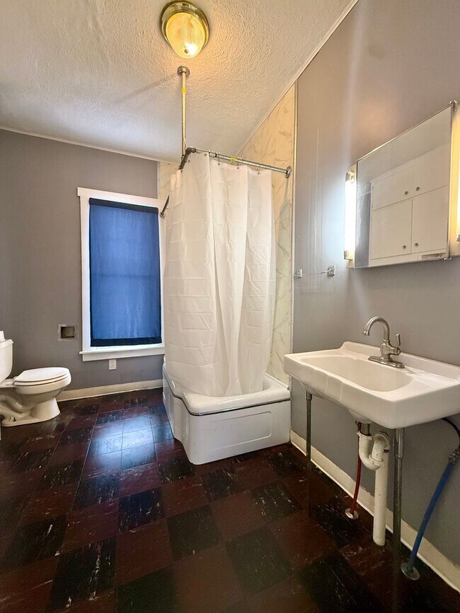 Building Photo - Two Bedroom Home in Muskegon