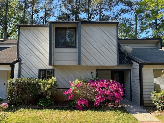Primary Photo - 288 Heathersett Dr