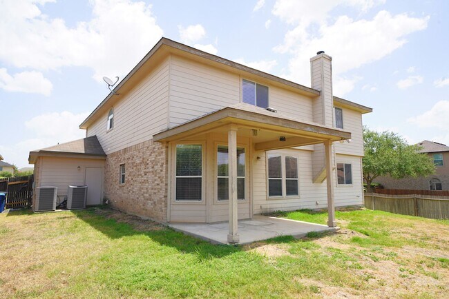 Building Photo - Spacious Home in Cibolo with 3 Car Garage! Realor Commission: $750