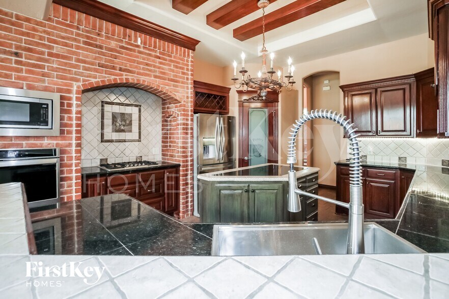 Building Photo - 17100 Holly Burn Cir