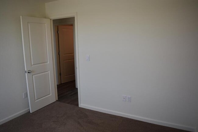 Building Photo - 703 Irma Dr