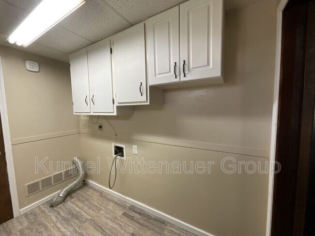 Building Photo - 111 Kassing Ave