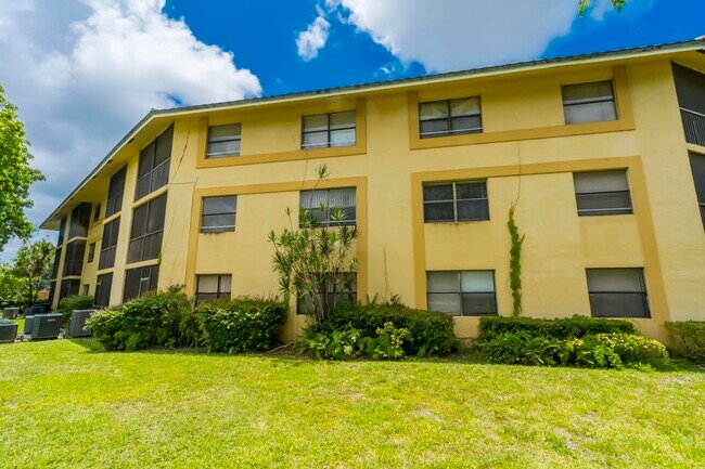 Building Photo - 9000 NW 28th Dr