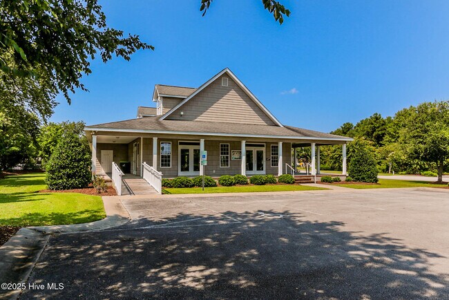 Building Photo - 1202 Woods Ct