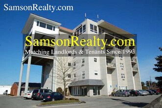 Building Photo - 390 Metacom Ave