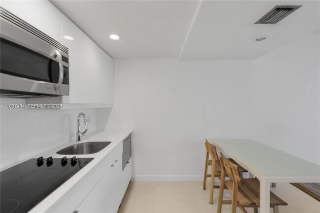 Building Photo - 1390 Ocean Dr