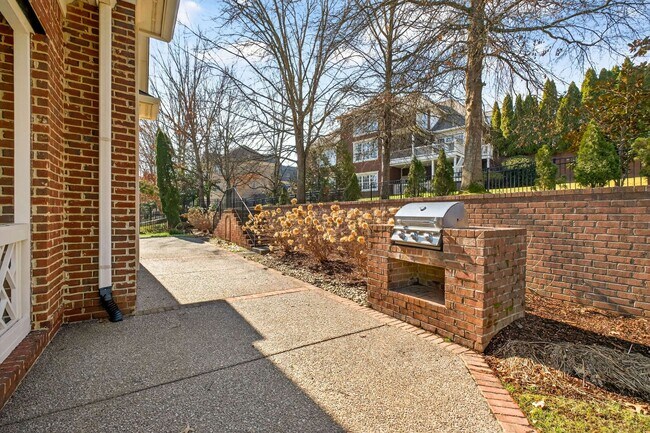 Building Photo - 6 Portrush Ct