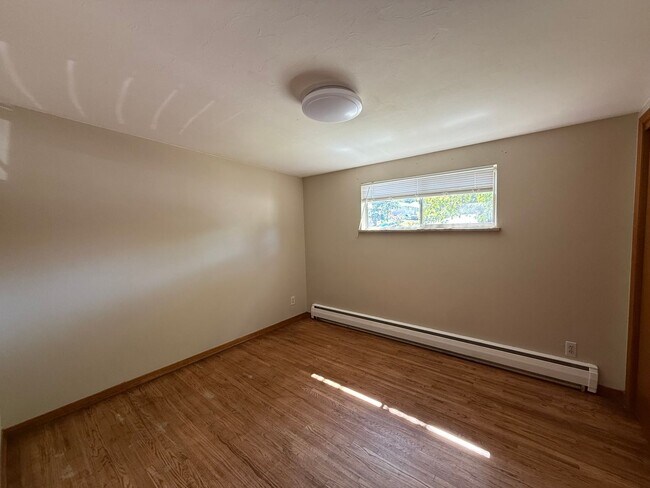 Building Photo - Charming 4-Bedroom Ranch Near Downtown Littleton!!