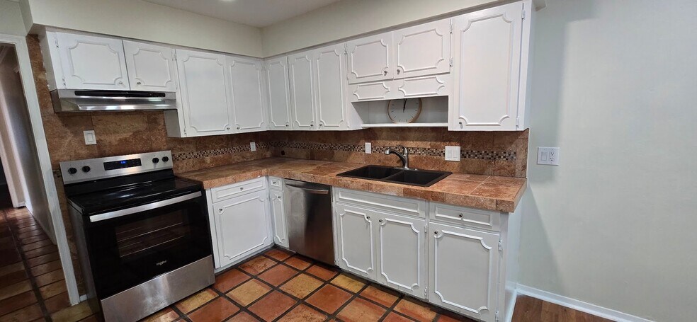 Building Photo - 1827 Highland Park Ave