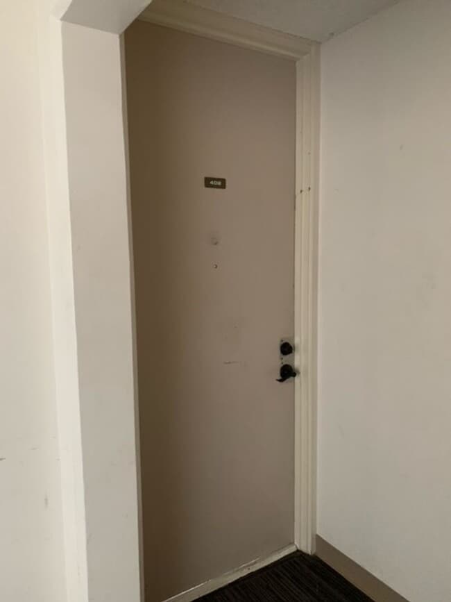 Building Photo - Salt Lake Area - Lakeside West building - 1 bedroom, 1 bath unit w/1 parking - Avail now