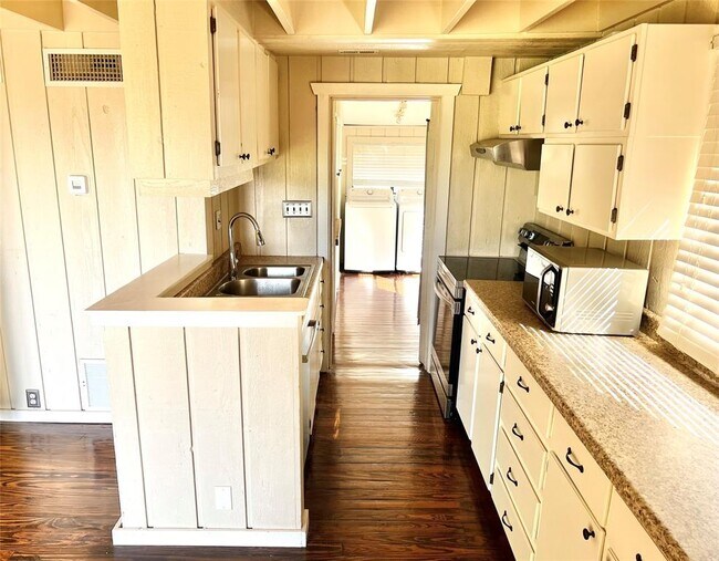 Building Photo - 128 Topspin Cir