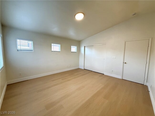 Building Photo - 6079 Clovelly St