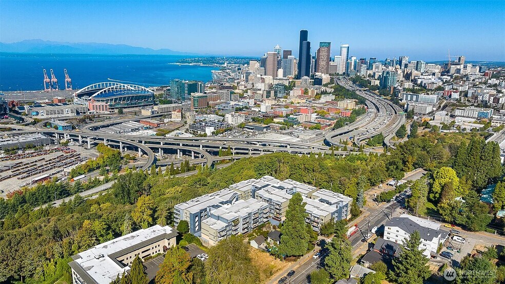 Building Photo - 1311 12th Ave S