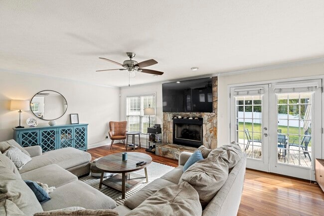 Building Photo - 100 Westmont Rd