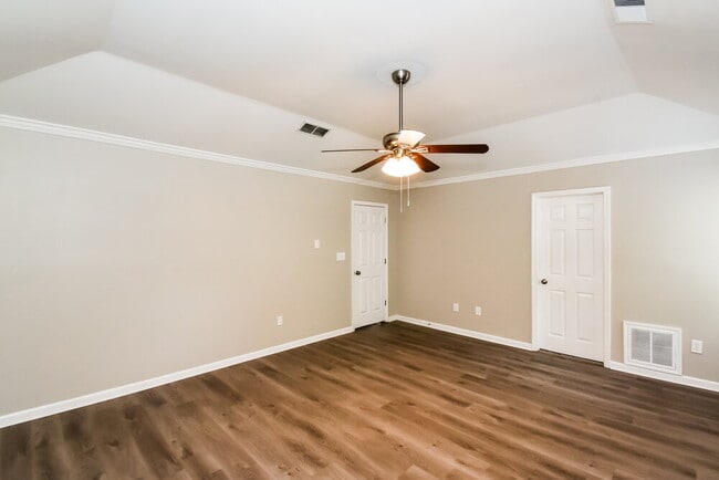 Building Photo - 4970 Promenade Dr SW